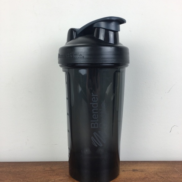 Blender Bottle Classic V2 Shaker Bottle - Black 18 Oz Grey Top - Picture 1 of 7